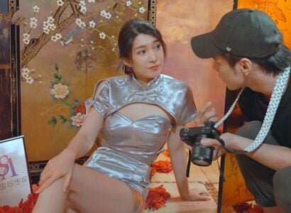 O fotógrafo recebe um modelo quente