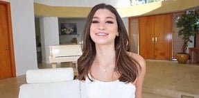 Brooke Monk fez sexo com um modelo encantador que o fez gloate