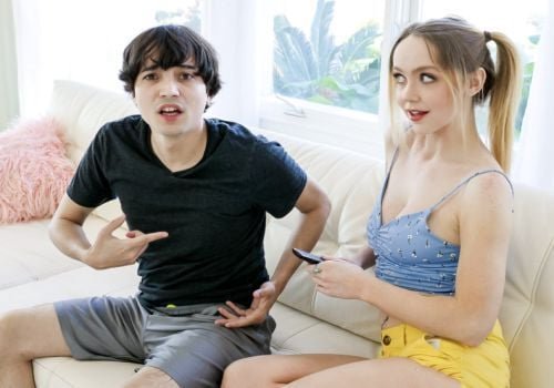 O jovem irmão mais novo era lascivo por sua irmã lasciva