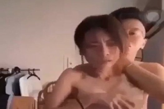 HOANG CUU BAO e LINH LINH mostraram clipes de sexo!
