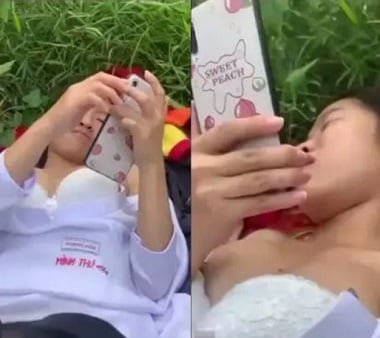 Clipe de sexo de Tik Toker Women gosta de mostrar seus seios