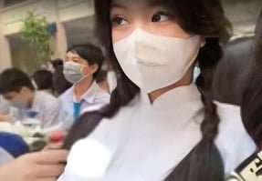 A garota Hoang Nhan Chi Linh tem um corpo sexy