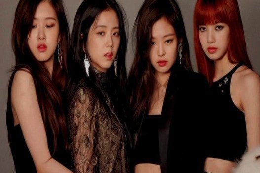 Black Pink sugando e lamber as mães em seu grupo