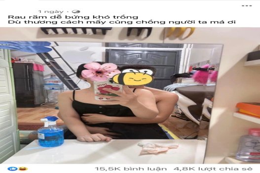 Tieu Tam Tran Thi Huyen Tran postou uma foto nua